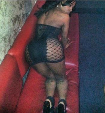 Slim, 23  female escort, Buffalo