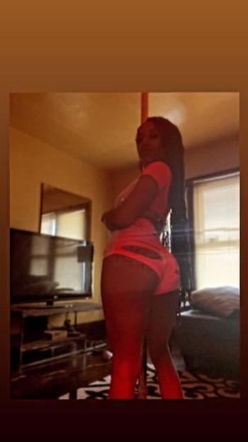  716-296-4525, 22  female escort, Buffalo