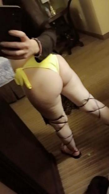 HANNAH, 32  female escort, Buffalo