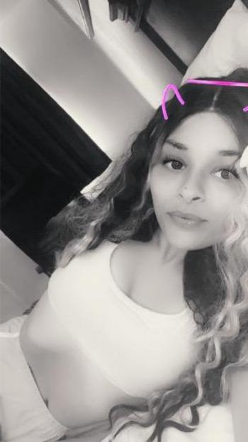 Celina, 22  female escort, Buffalo