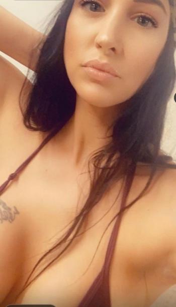Krysta, 26  female escort, Buffalo