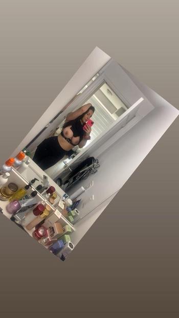 Sarah , 29  female escort, Buffalo