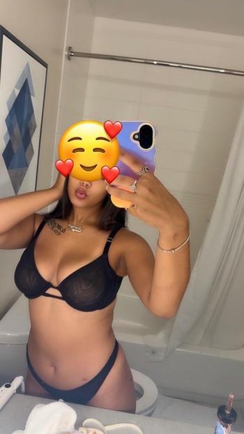 585-704-3228, 24  female escort, Buffalo