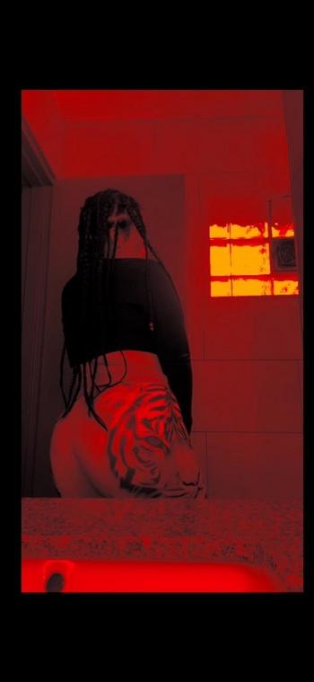 Vanessa, 22  female escort, Buffalo