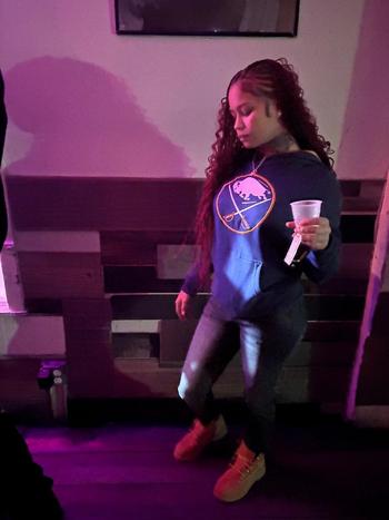 Queen, 23  female escort, Buffalo