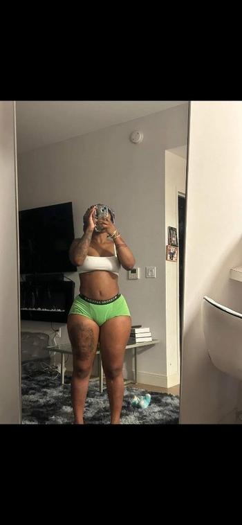 Vixen, 22  female escort, Buffalo