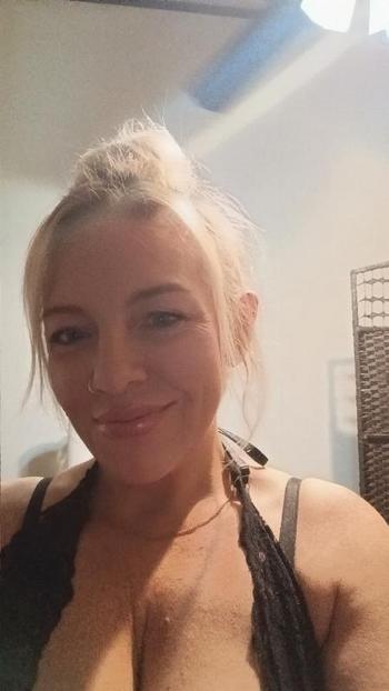 716-394-2484, 40  female escort, Buffalo